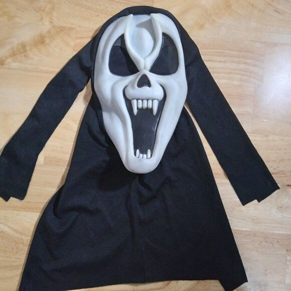 Easter Unlimited Ghost Face Venom Fang Halloween Mask - Picture 1 of 6